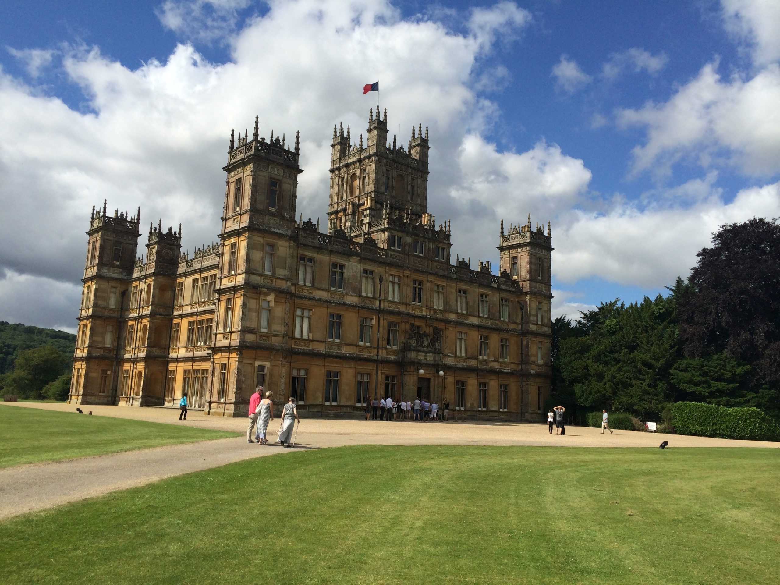 DOWNTON-ABBEY_WITH_CAR_SERVICE_STANSTED